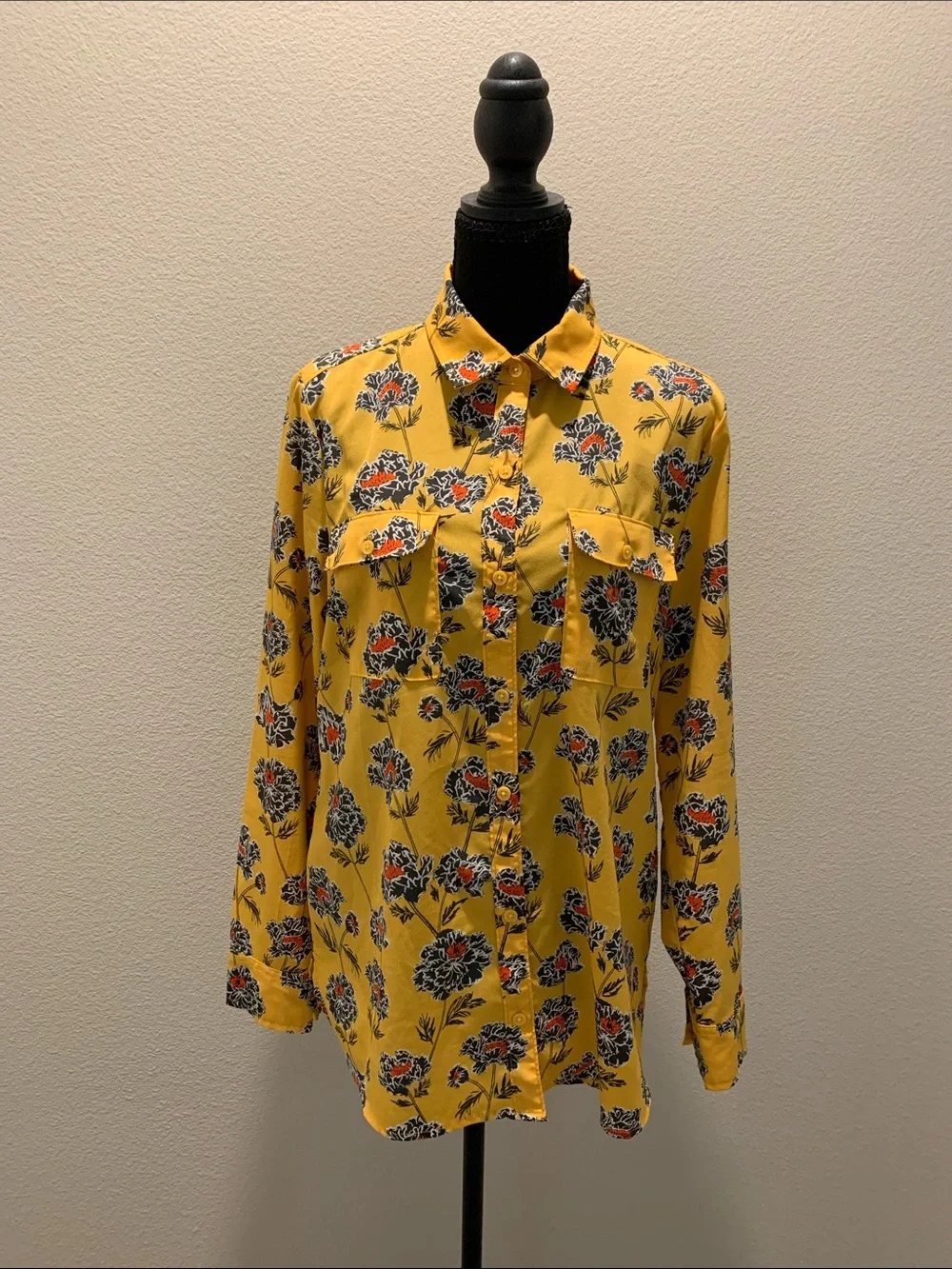 Banana Republic Yellow Floral Button-Down Shirt NWOT (Size M)